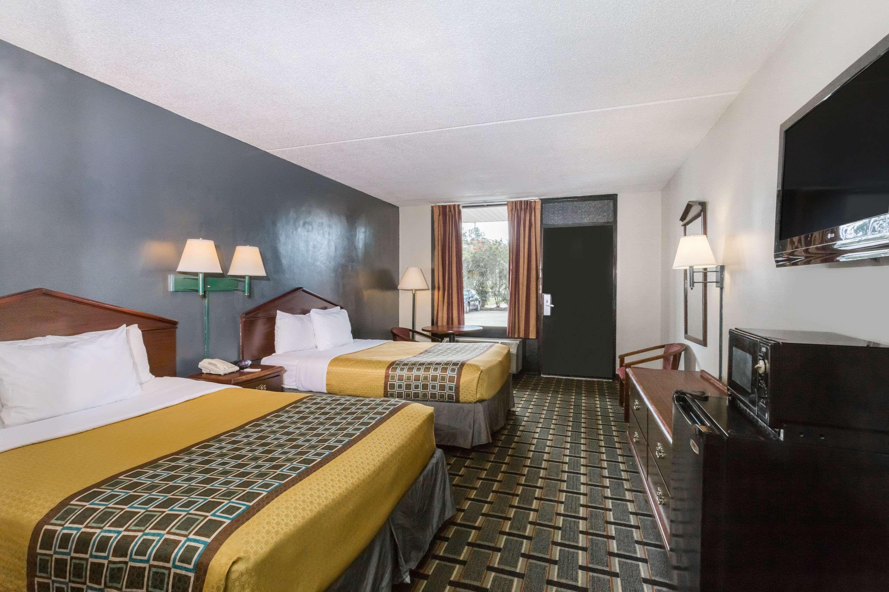 ทราเวลลอดจ์ ซาวานนาห์ แอเรีย/ริชมอนด์ ฮิล Hotel ริชมอนด์ฮิลล์ ภายนอก รูปภาพ