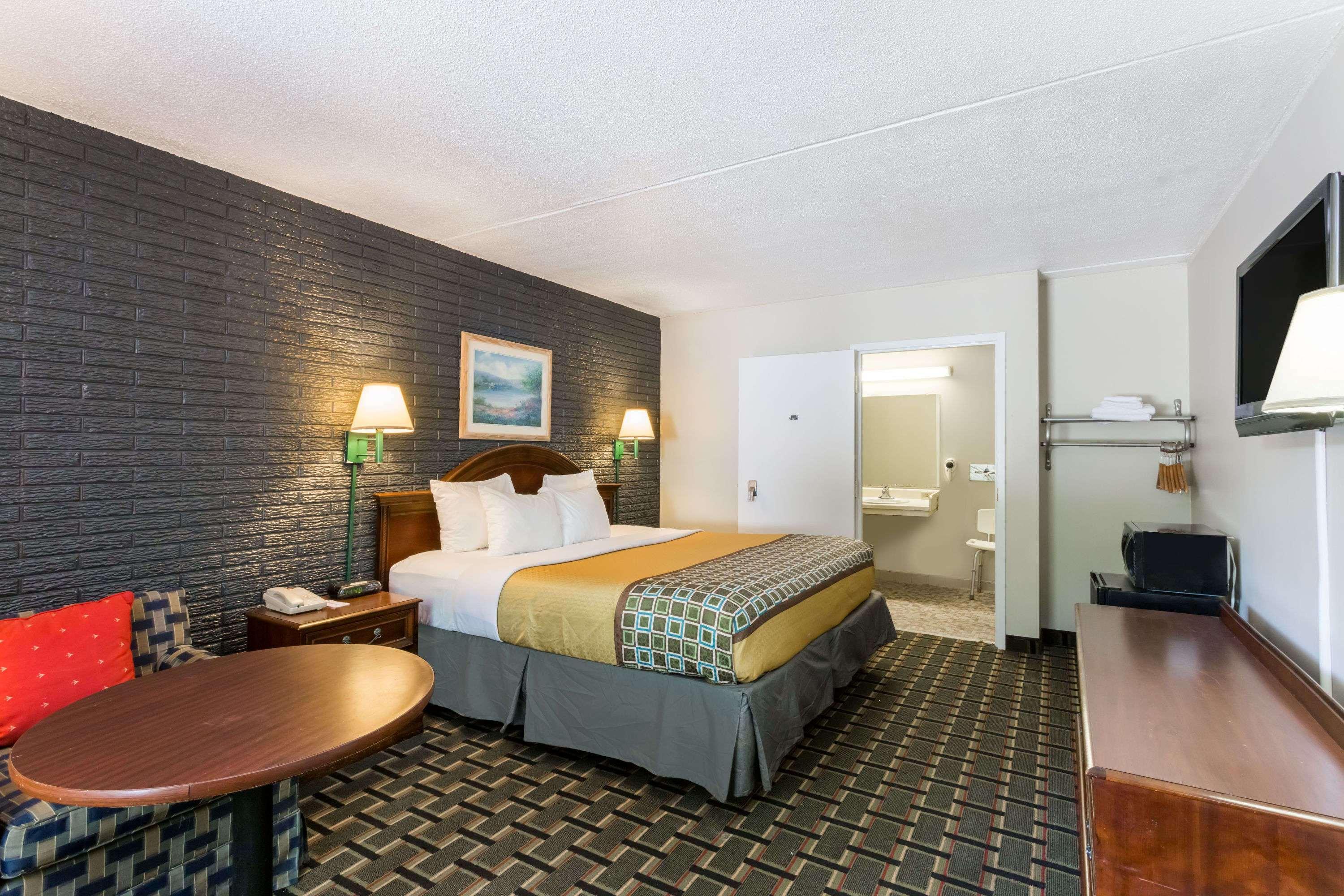 ทราเวลลอดจ์ ซาวานนาห์ แอเรีย/ริชมอนด์ ฮิล Hotel ริชมอนด์ฮิลล์ ภายนอก รูปภาพ